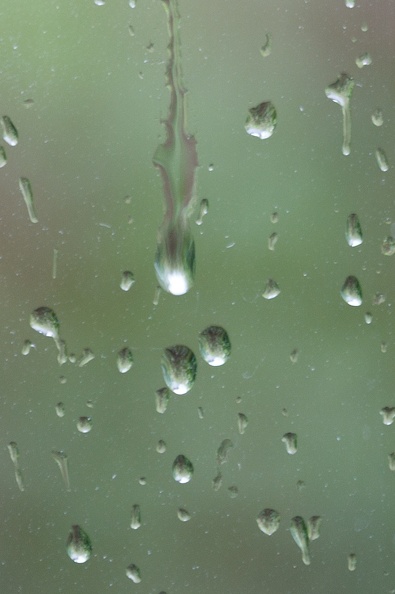 Regn på vindue 1.jpg