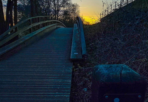 Solnedgang over gangbro