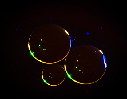 Oliedråber på vand. Space objects