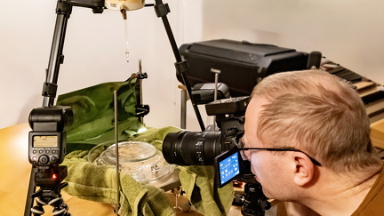 Dråber der plasker i vand